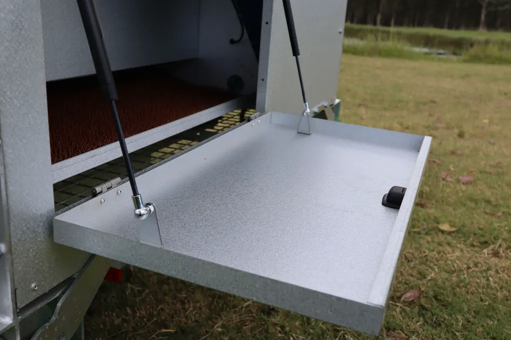 Egg-Collection-Door-opened-Chicken-Caravan-30