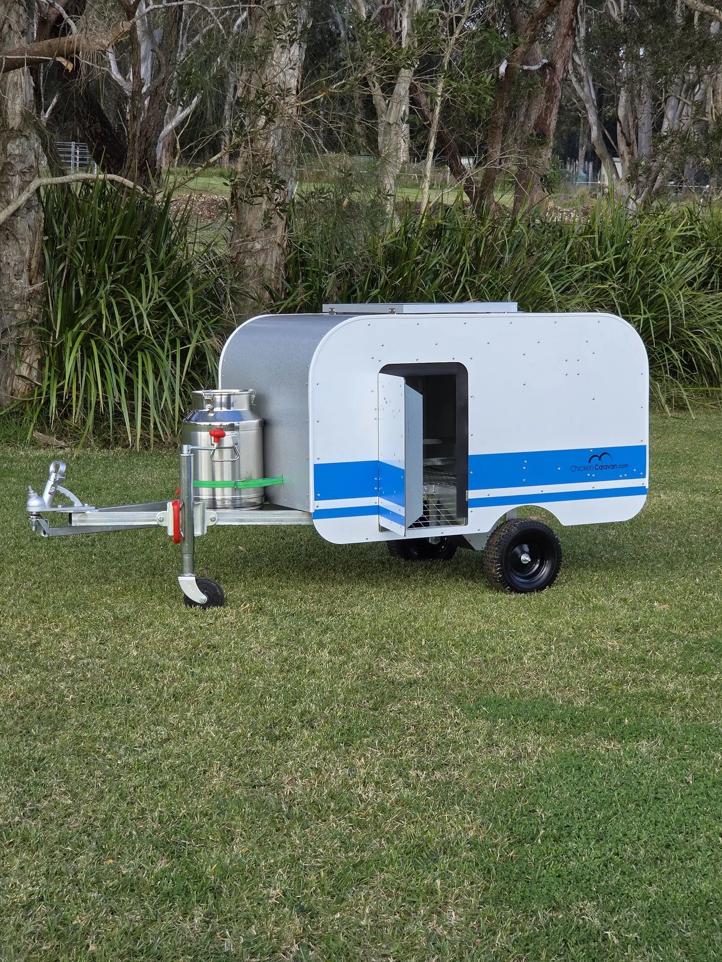 Chicken_caravan_blue_door_open