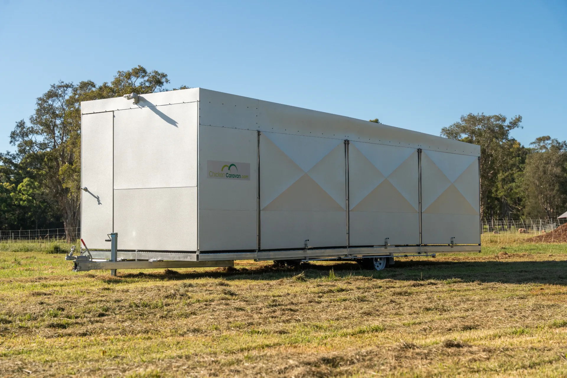 [AUS CC450FP - PL012] Chicken Caravan 450 (Flat packed Chicken Caravan 450 AUS - no Roofing sheets)